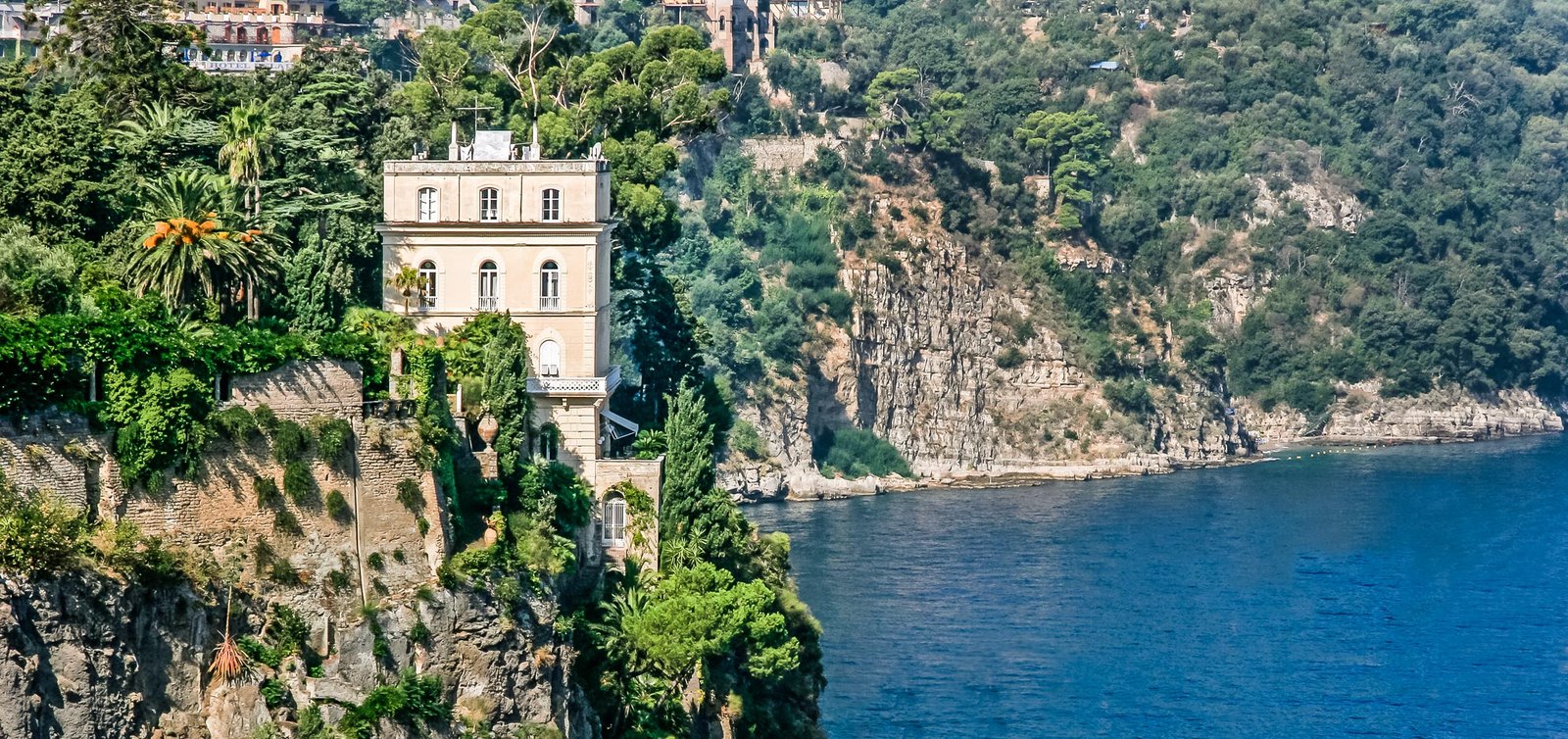 AmalfiCoast_VillaSyrene_01.jpg