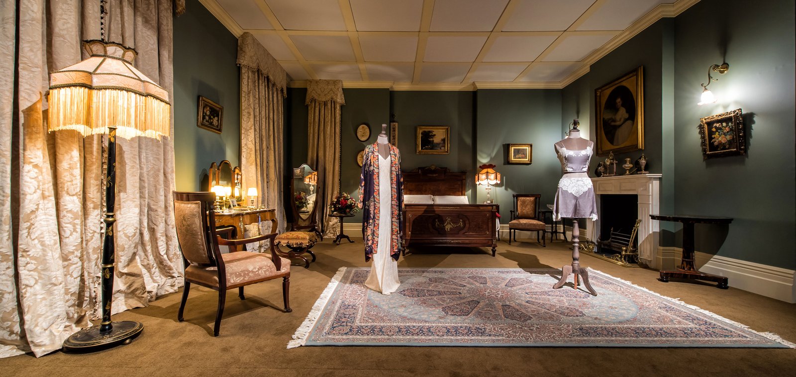 Downton-Abbey-Marys-Bedroom-1.jpg