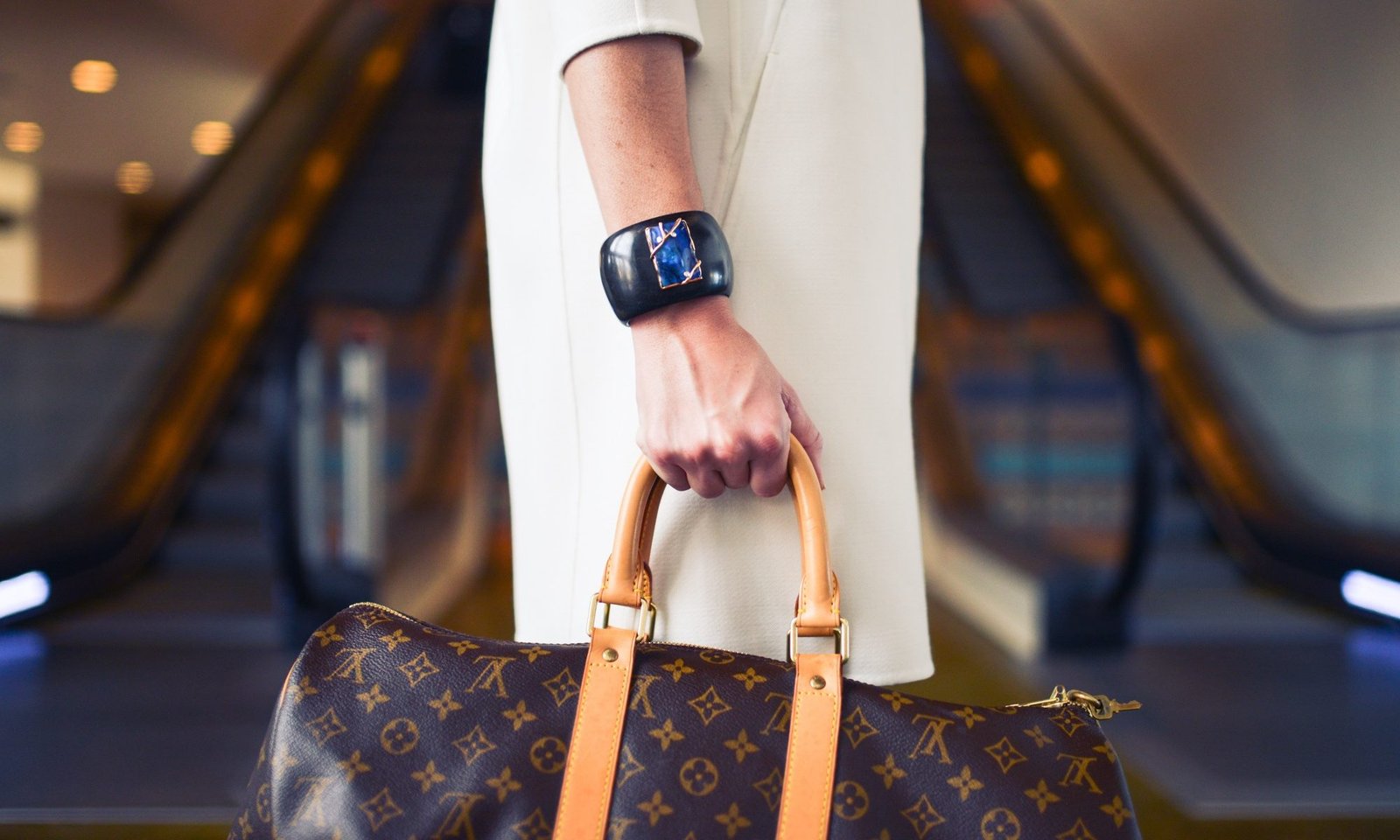 cropped-louis-vuitton-Travel_Bags_Header_Image_Large.jpg
