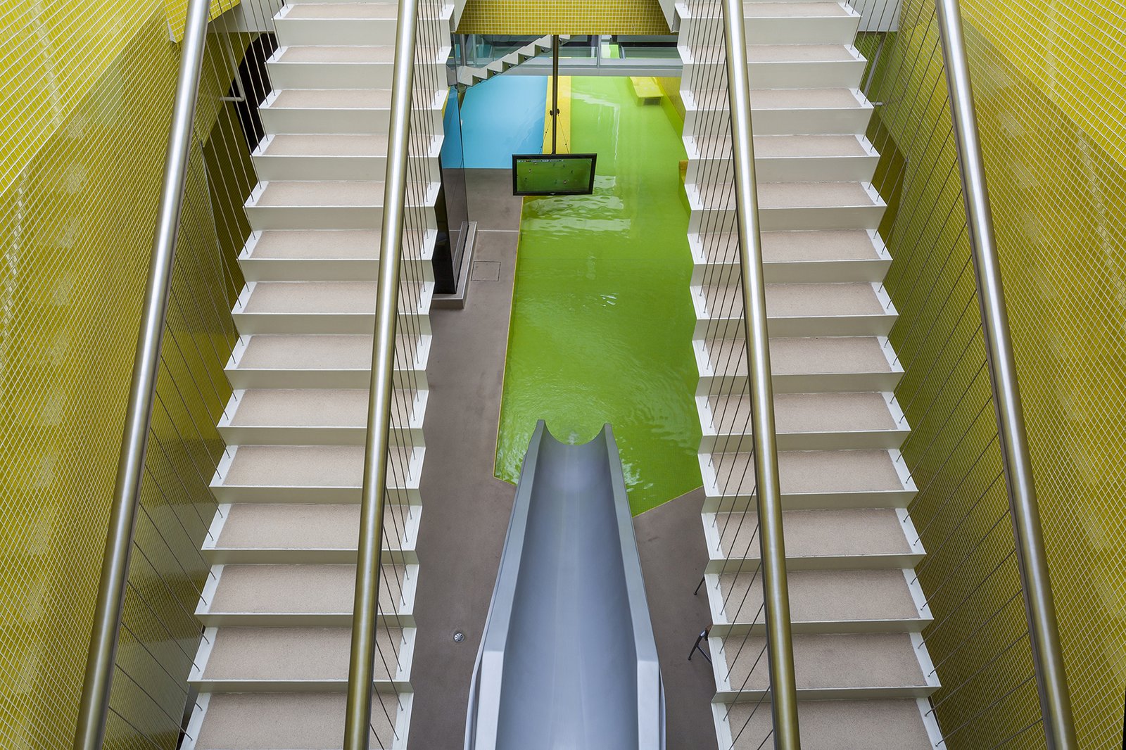 024_Hotel Unique_FitnessPool.jpg