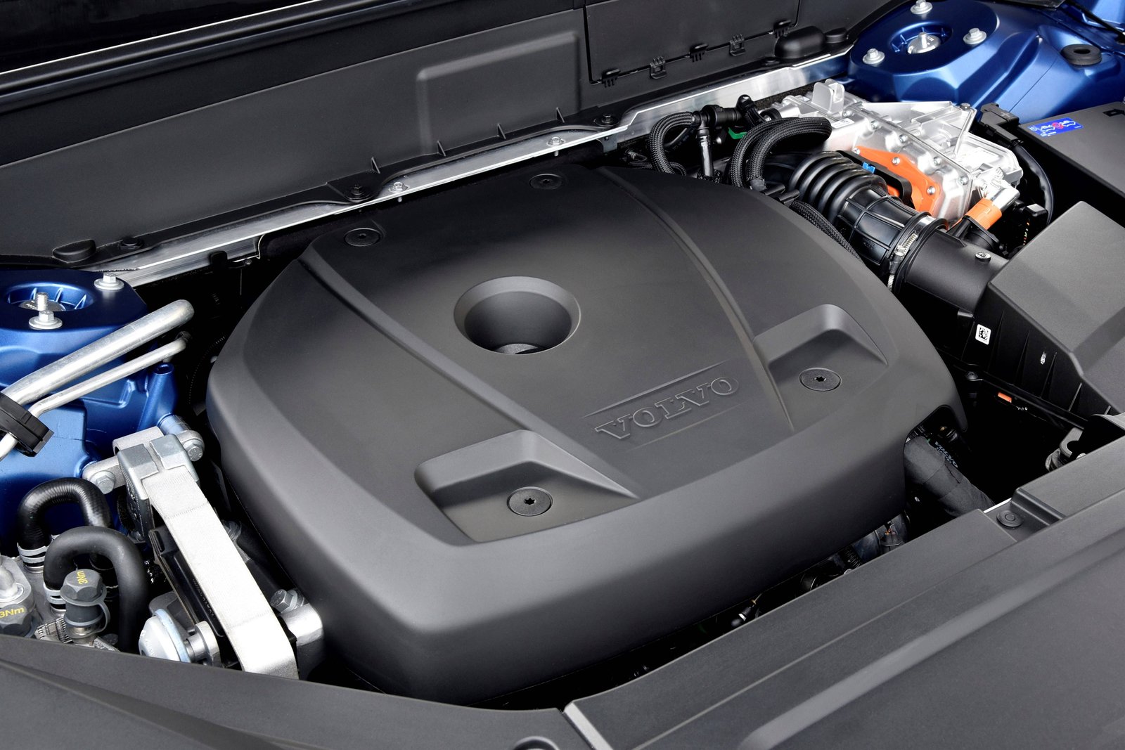 175821_volvo_xc90_t8_model_year_2017.jpg