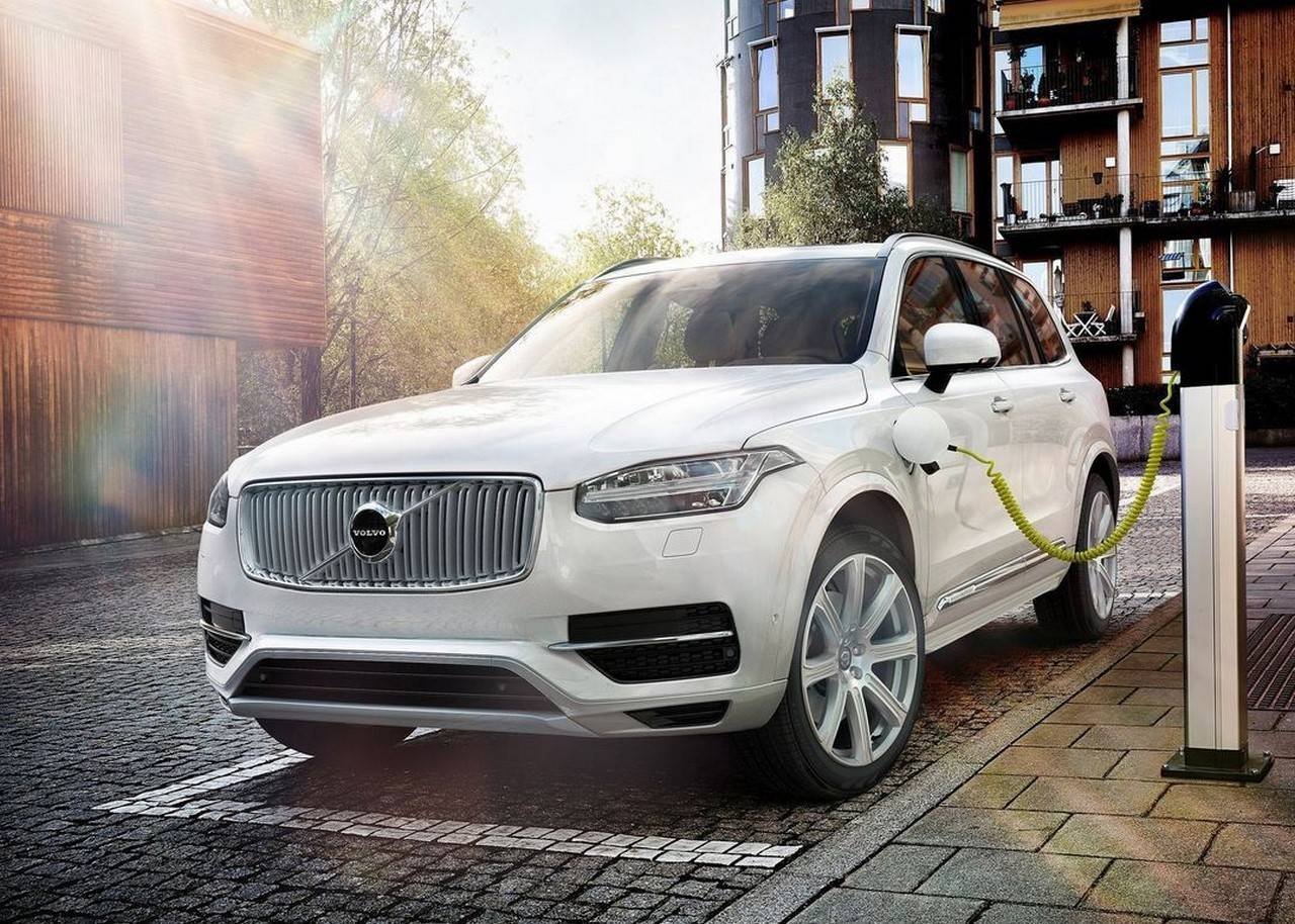 volvo-xc90-t8-2015_01.jpg