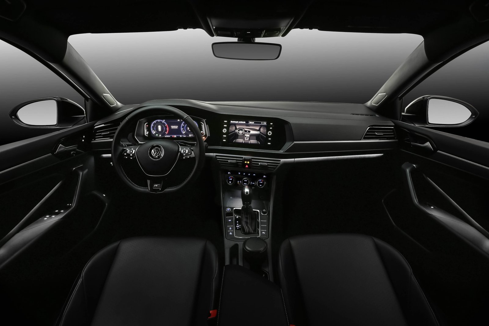 volkswagen_jetta_250_tsi_r-line_4-lifestyle.jpeg