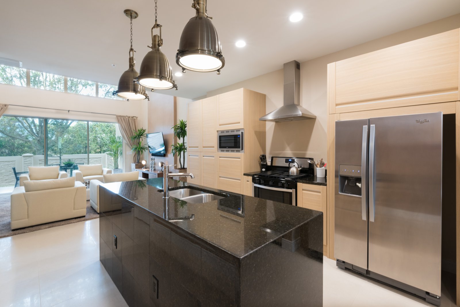 Kitchen & Dining room 8.jpg