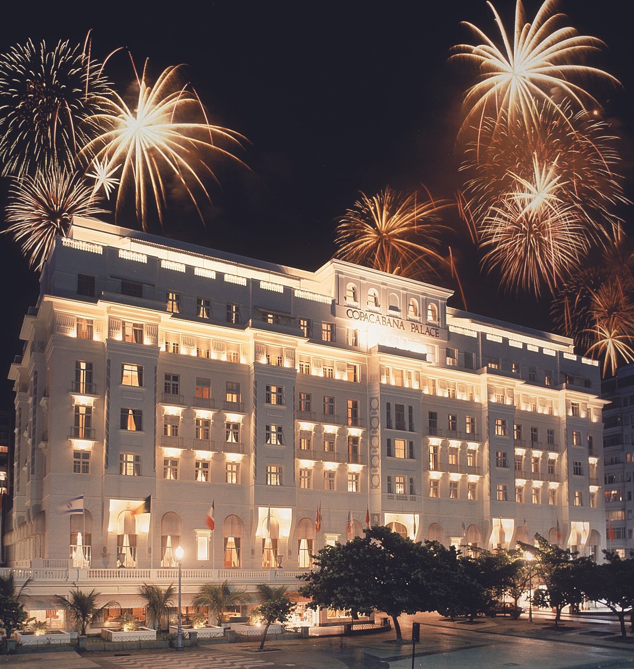 Belmond Copacabana Palace (RJ) - fachada fogos - alta.jpg