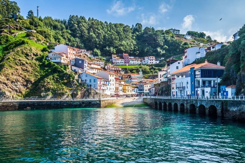 Cudillero, Astúrias, Espanha.jpg