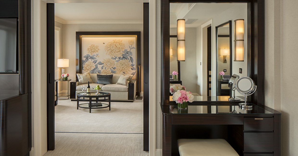 premier-deluxe-suite-dressing-areathe-peninsula-chicago.w