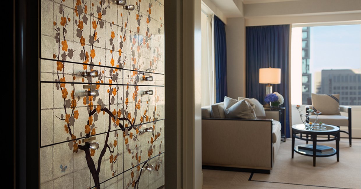 premier-executive-suite-entrancethe-peninsula-chicago.w