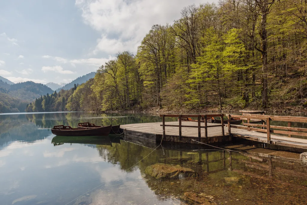 Paisagem montanhosa de Montenegro com vista para o Adriático