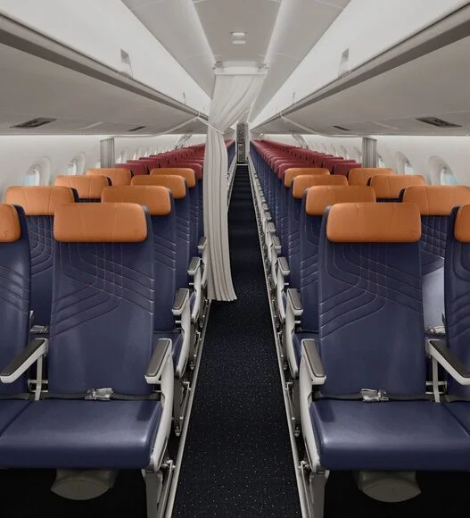 Cabine Premium Economy do Embraer E195-E2 da LATAM Airlines