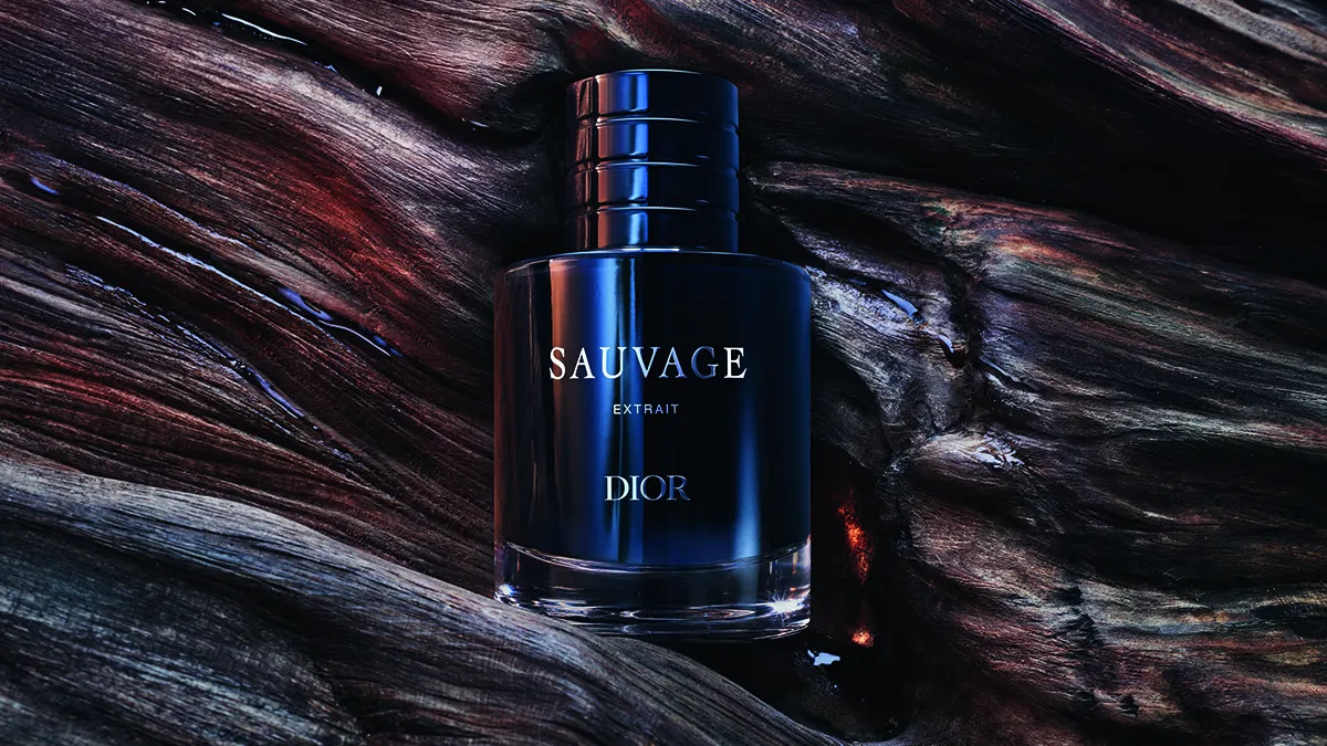 Matéria-prima de oud usada na composição do Sauvage Extrait