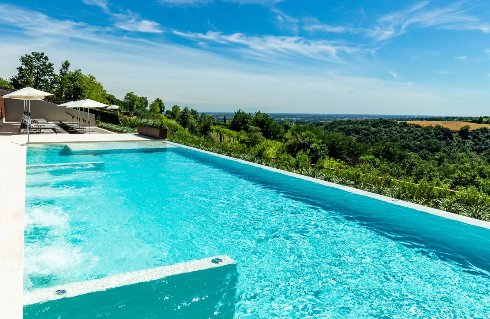Piscina das rosas no Palazzo di Varignana em Bolonha