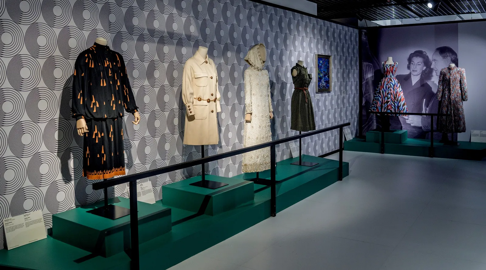 Detalhe de vestido de couture italiana em exposição em Roma