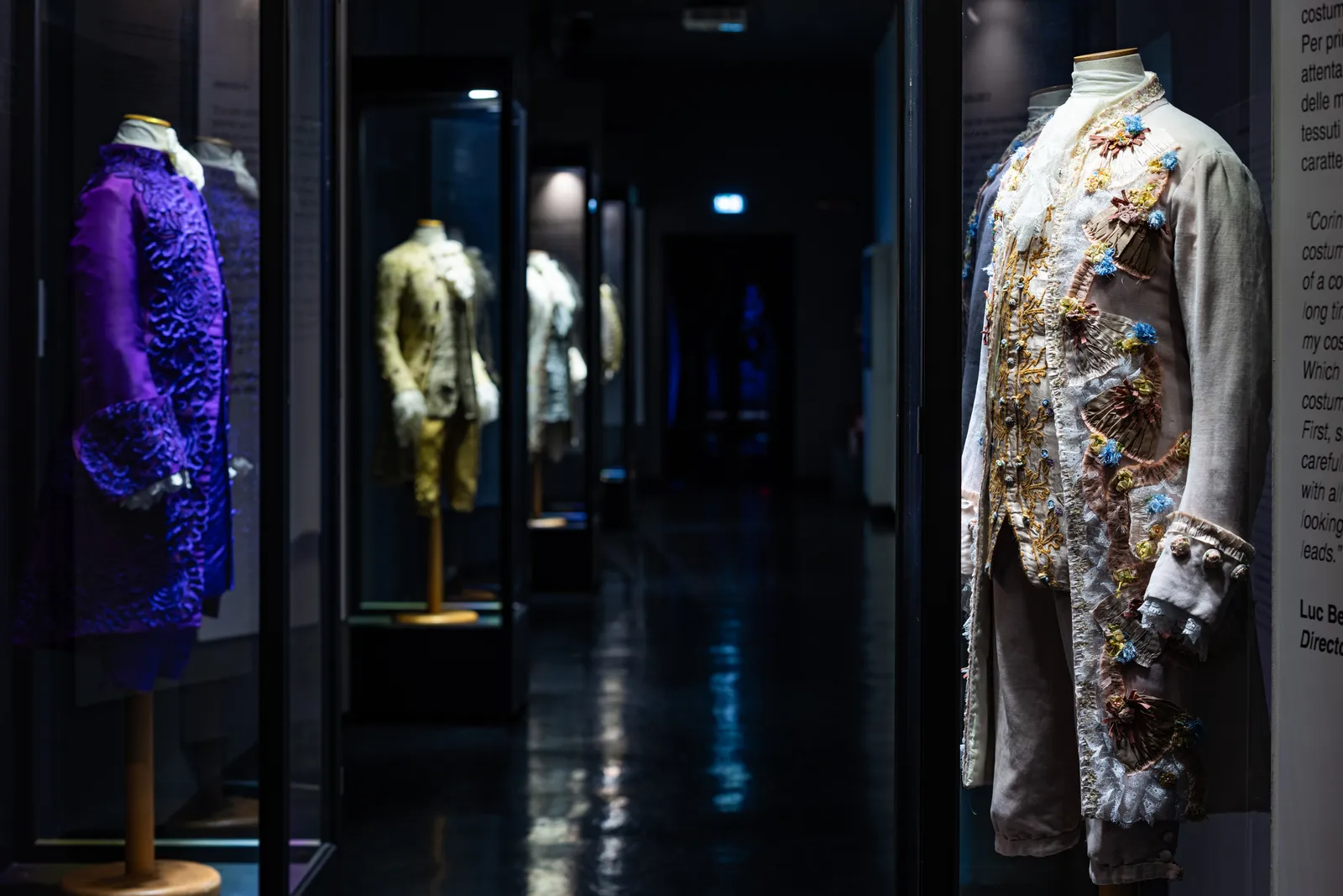 Corredor da mostra Noblesse oblige em Cinecittà