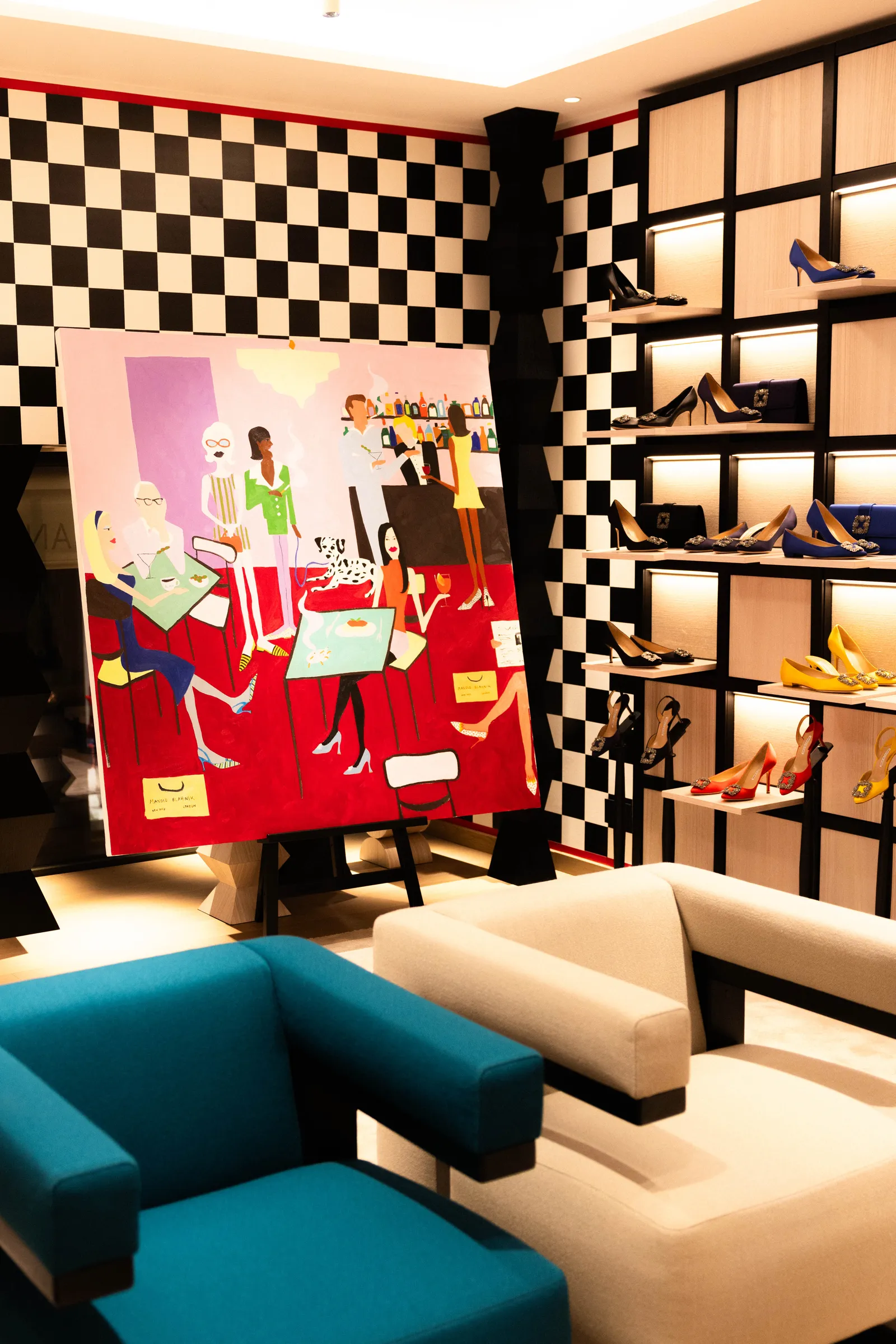 Pintura da série Tacchi su Tela na loja Manolo Blahnik em Milão
