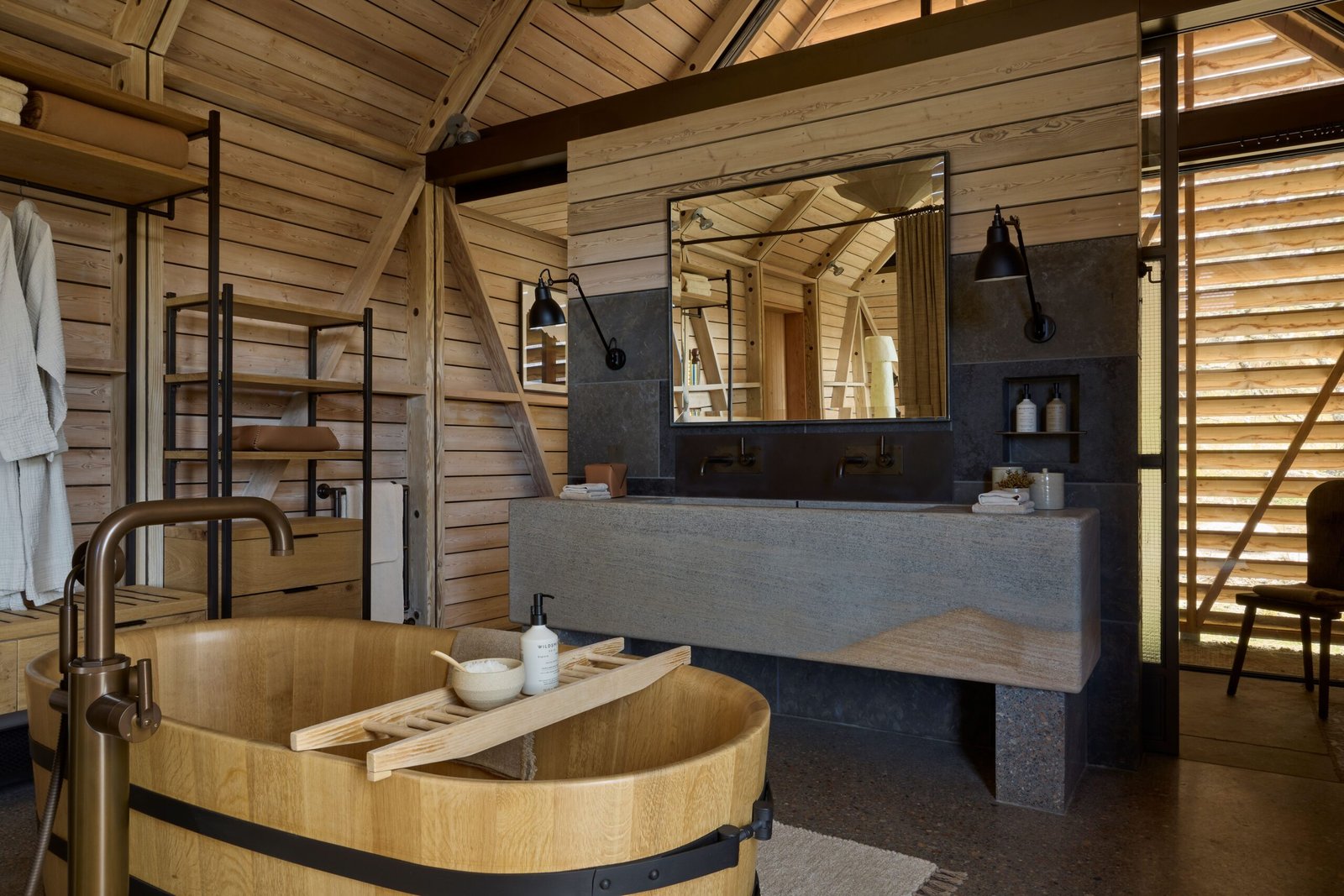 Detalhe de acabamento em madeira da cabana An Cala