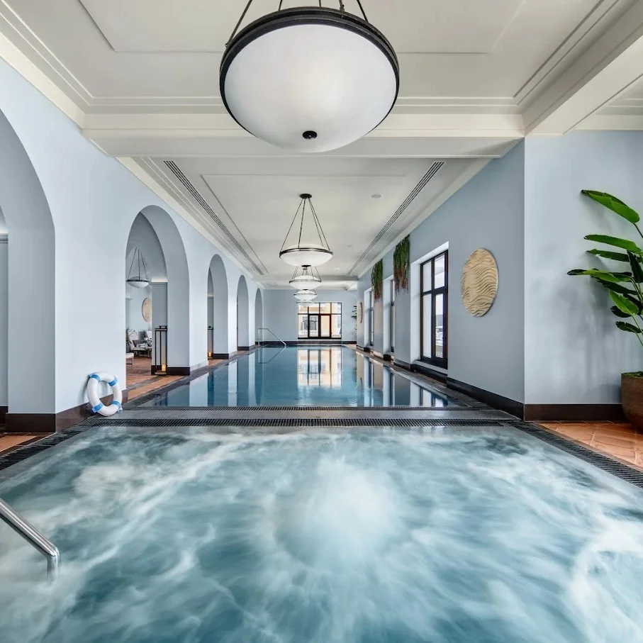 Banheira de imersão em suíte do Regent Porto Montenegro