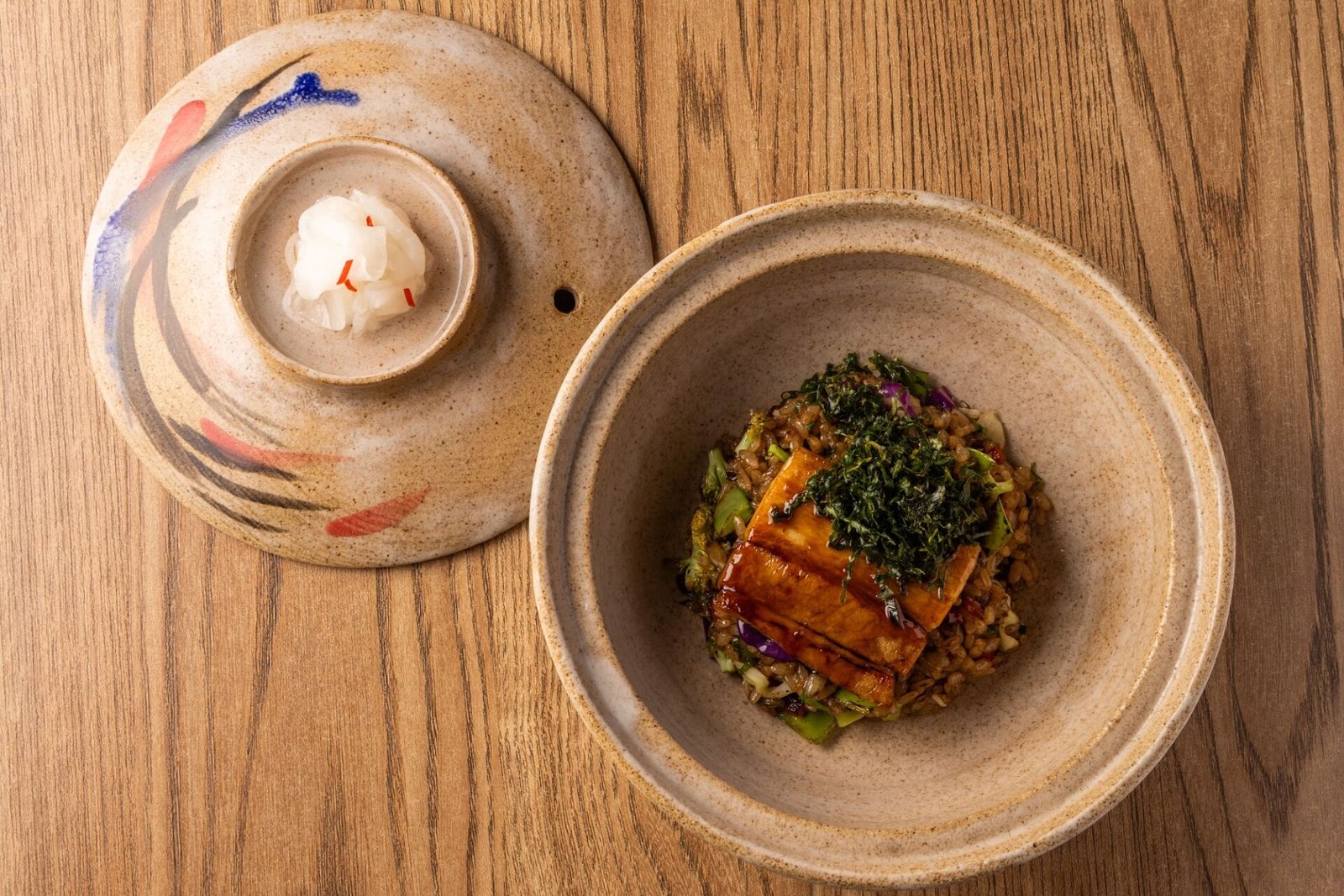 Chaufa y Panceta do AMA.ZO, arroz gohan salteado com panceta teriyaki