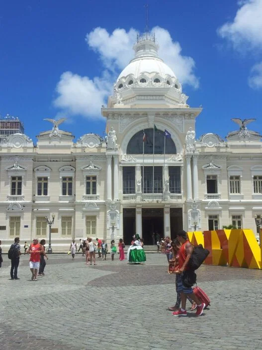 Fachada do Palácio Rio Branco, na Praça Tomé de Sousa, em Salvador