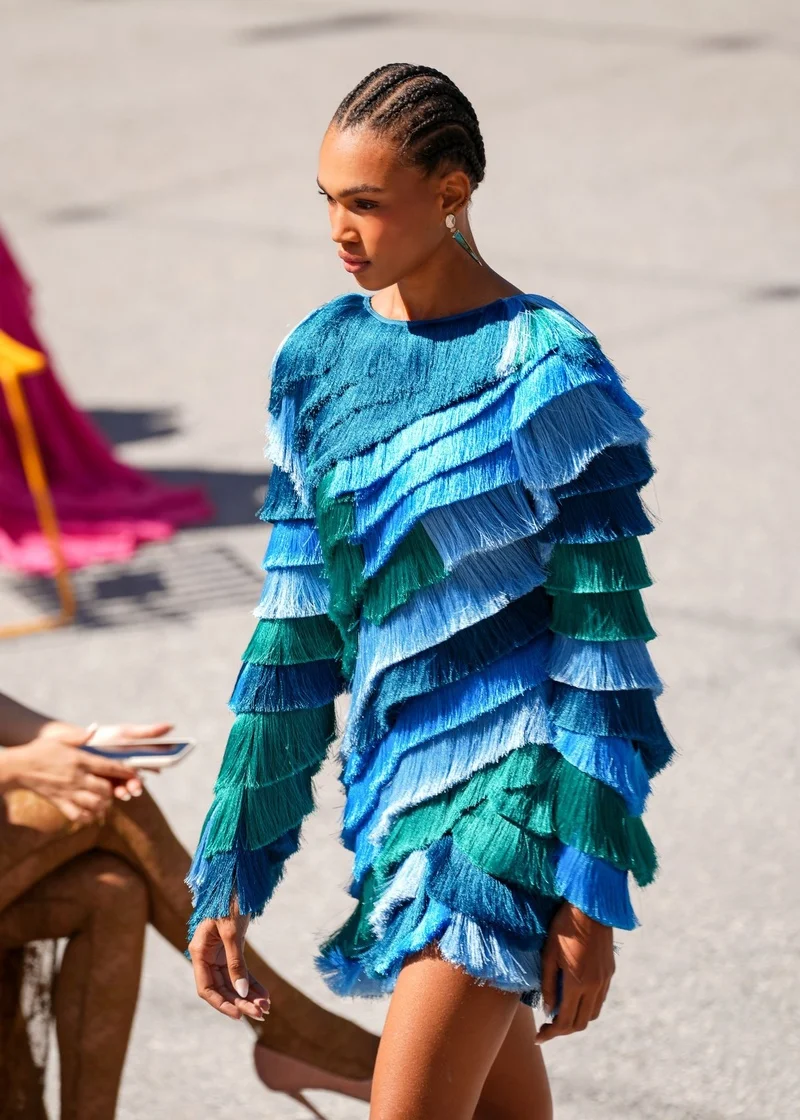 Modelo na passarela do desfile PatBO Spring 27 Brasil Esplêndido, na New York Fashion Week, no Domino Square.