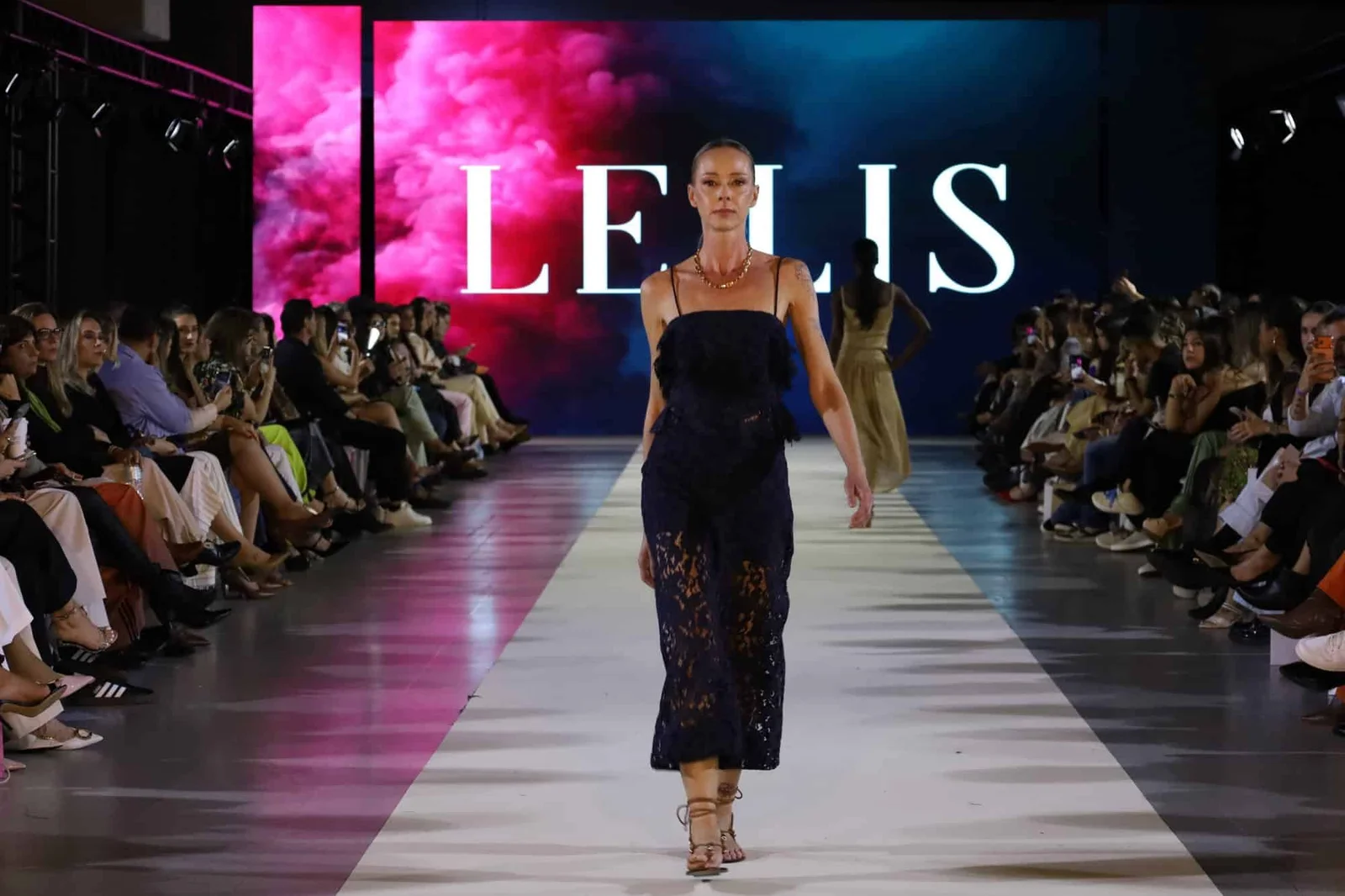 Desfile Le Lis no SCFW 2026