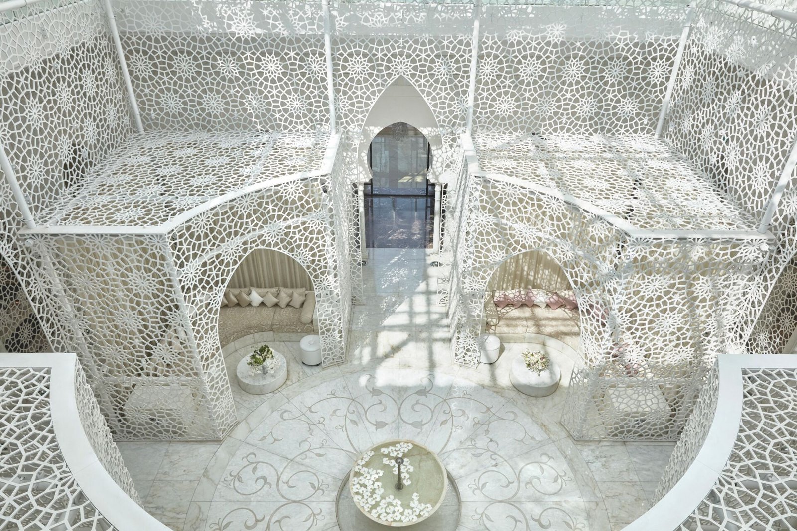 Sala de hammam com mármore no Royal Mansour Marrakech