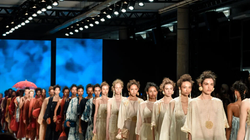 Desfile da coleção Bonito pra Chover, da Catarina Mina, no Pavilhão das Culturas Brasileiras, SPFW N61