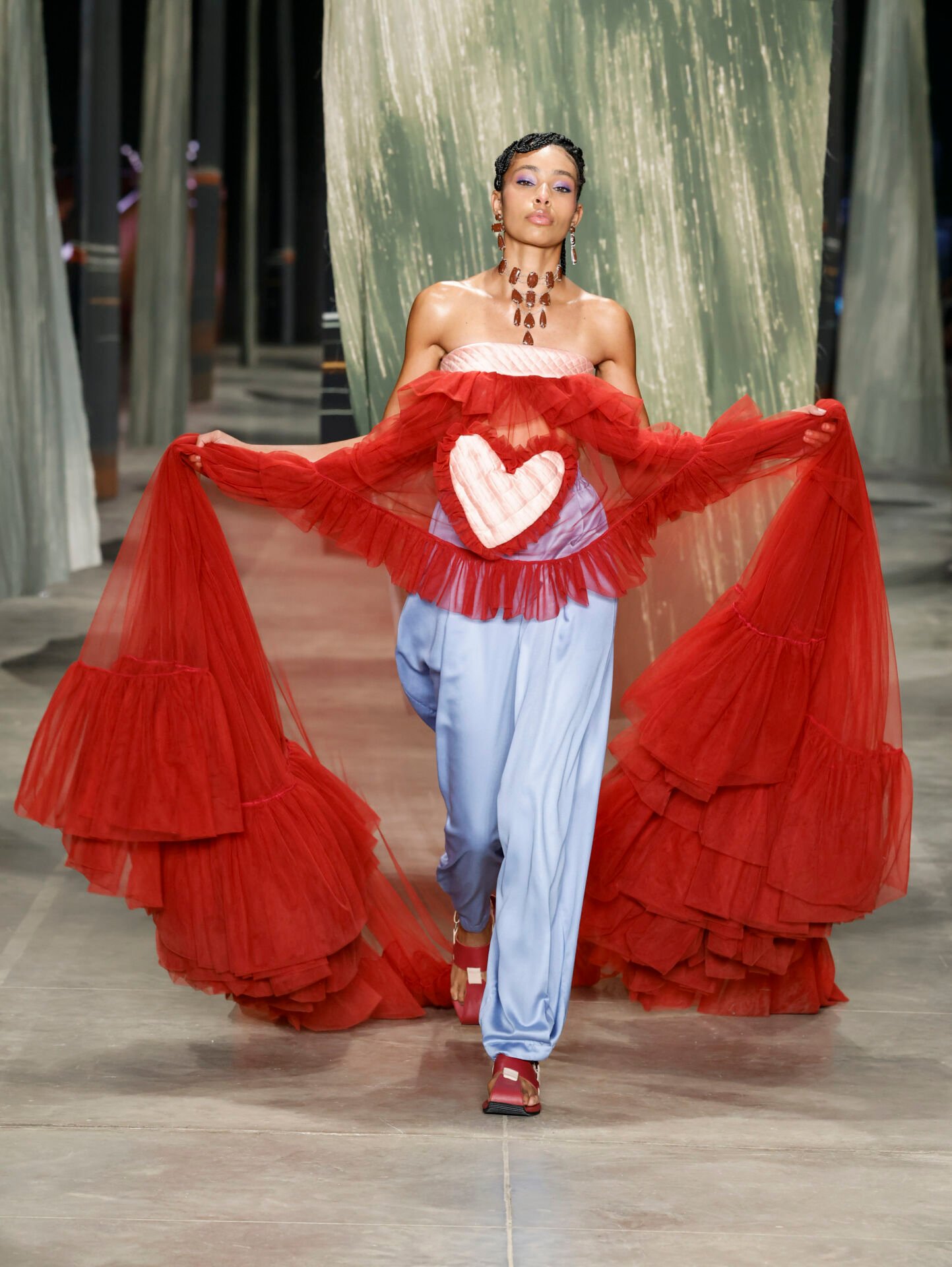 Look 1 da coleção Expresso Maravilha, Foz, SPFW N61