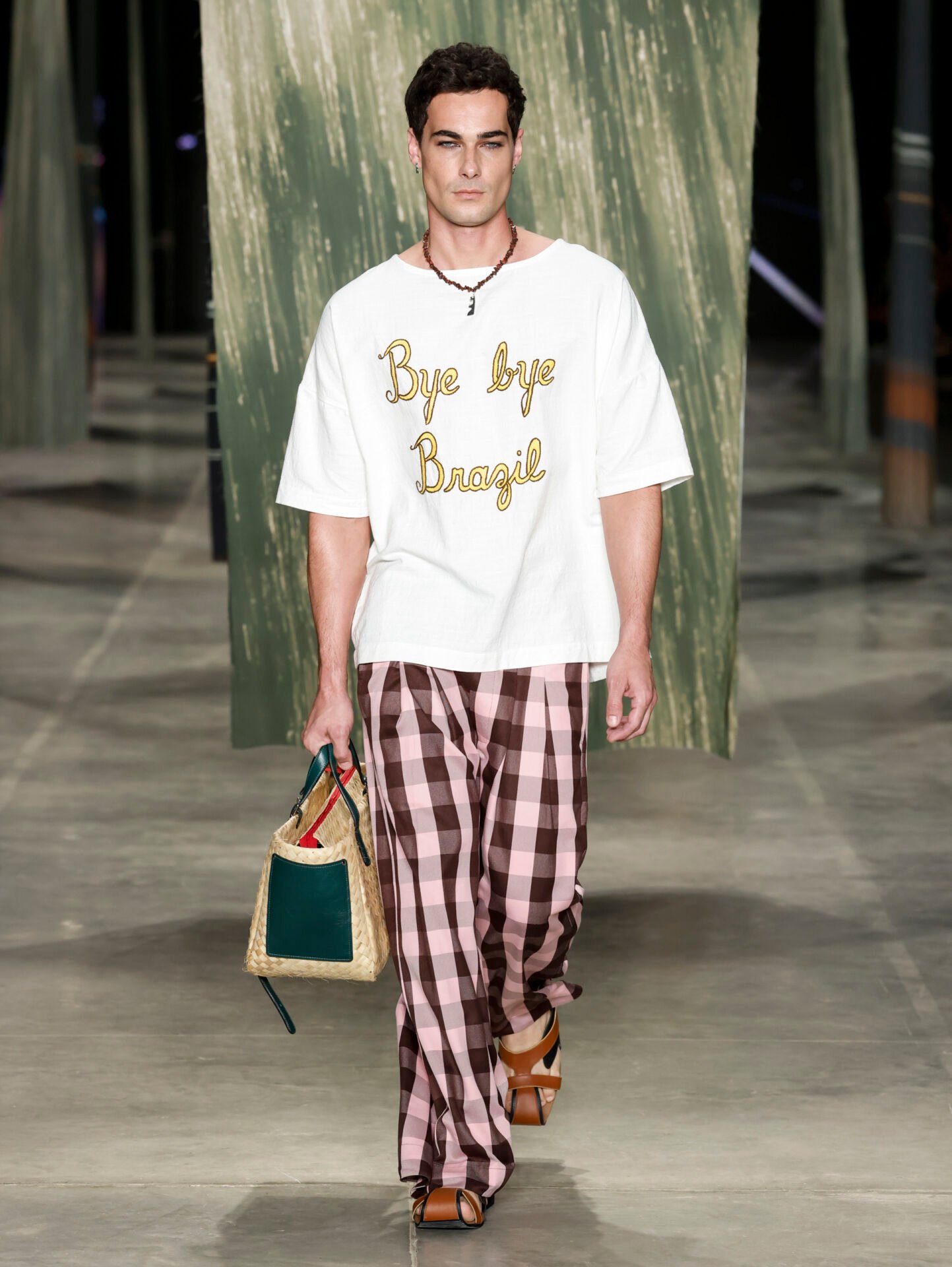 Look 7 da coleção Expresso Maravilha, Foz, SPFW N61