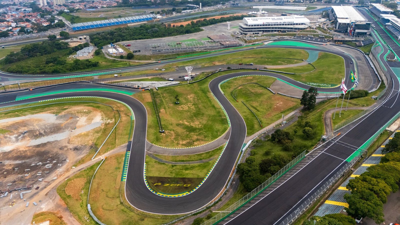 Vista aérea do Autódromo José Carlos Pace, em Interlagos, São Paulo
