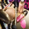 Imagem da coleção de maquiagem Just Cavalli x KIKO Milano, com animal print e cores vibrantes