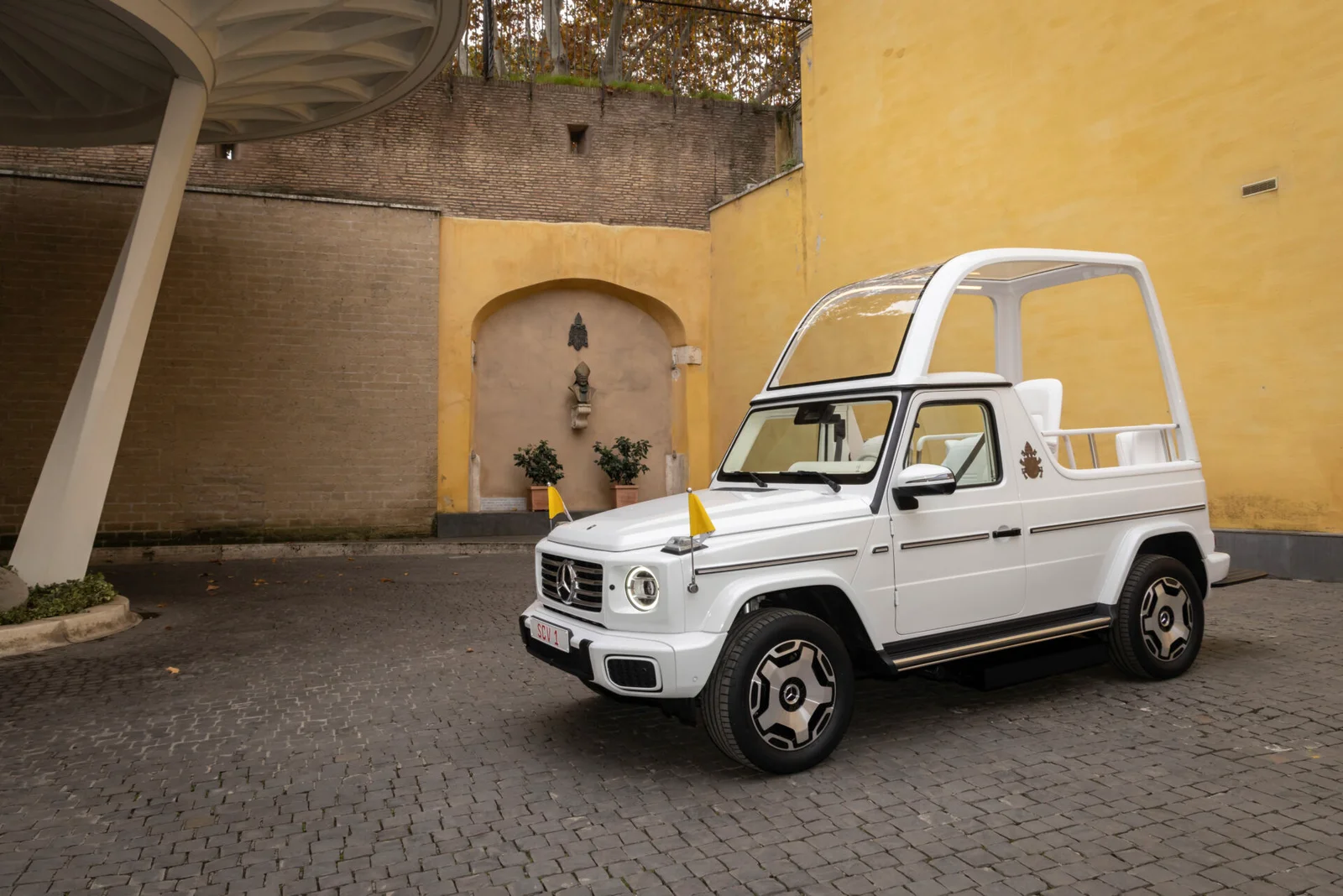 Papamóvel elétrico Mercedes-Benz G 580
