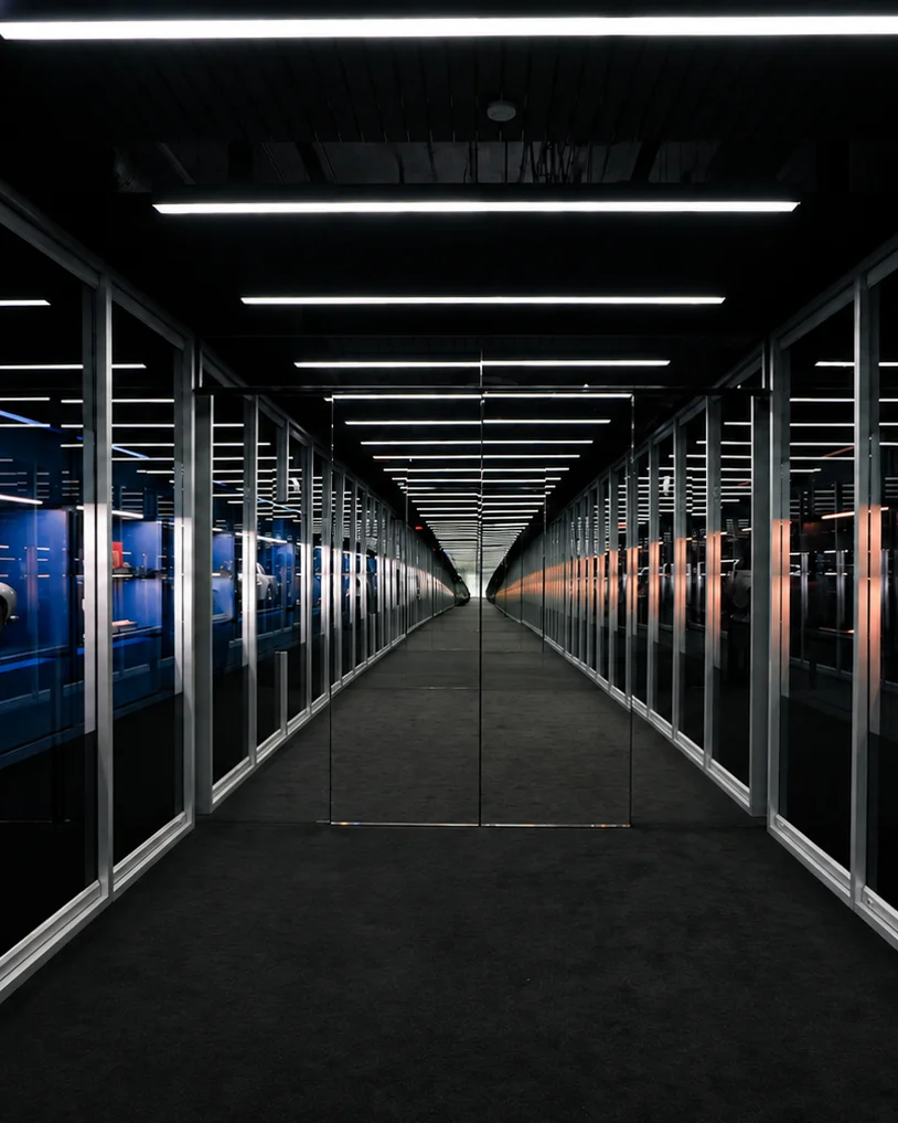 Vista da exposição Omega James Bond e Spectre em Glendale