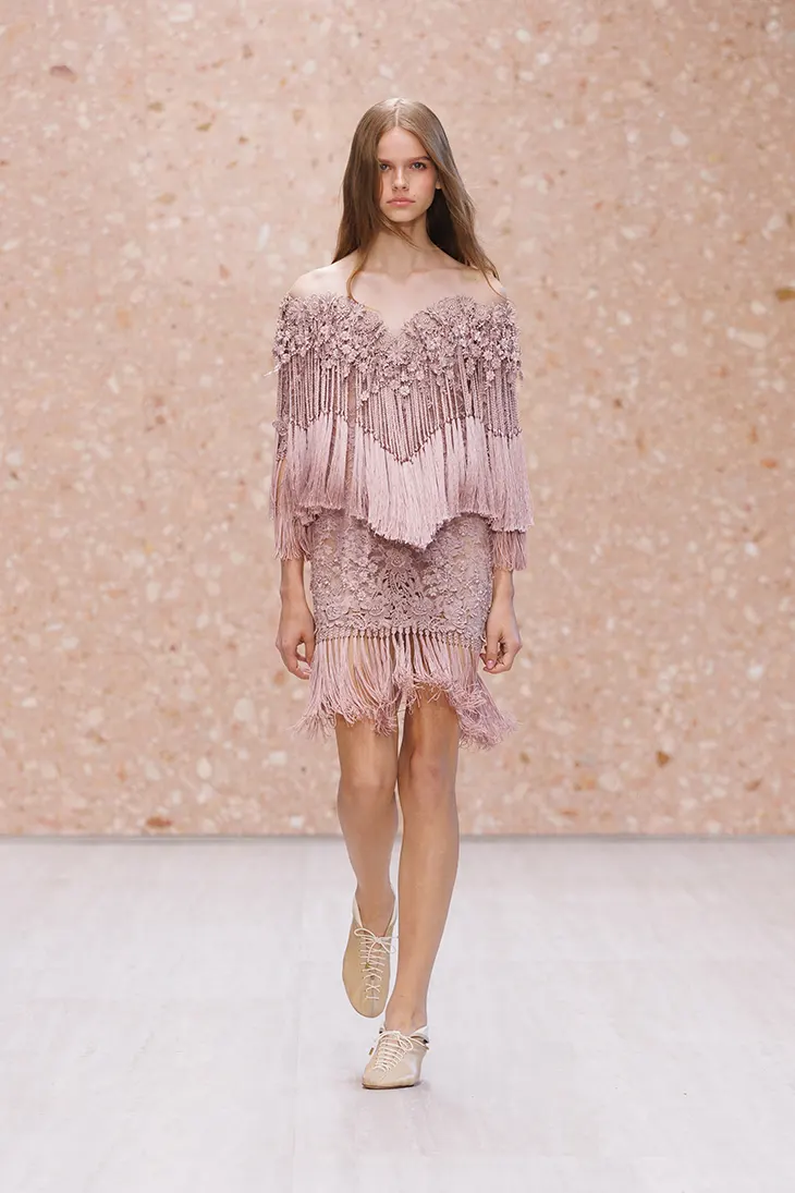 Look de Chloé Verão 2027, coleção Obsession de Chemena Kamali