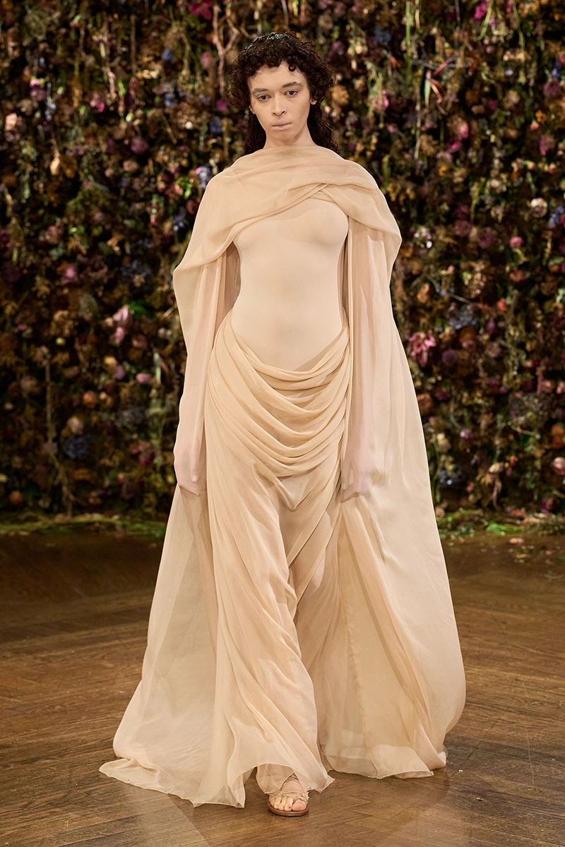 Look de Maison Margiela Verão 2027 por Glenn Martens
