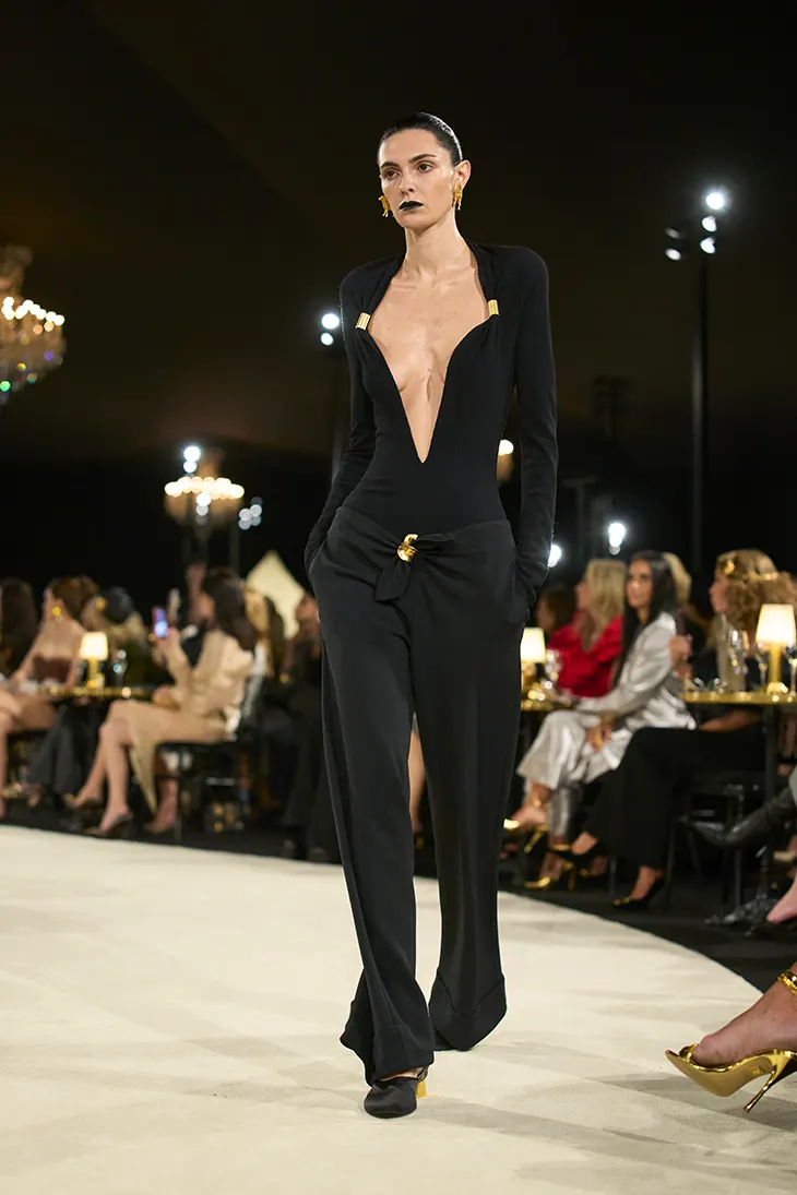 Look de Schiaparelli Verão 2027
