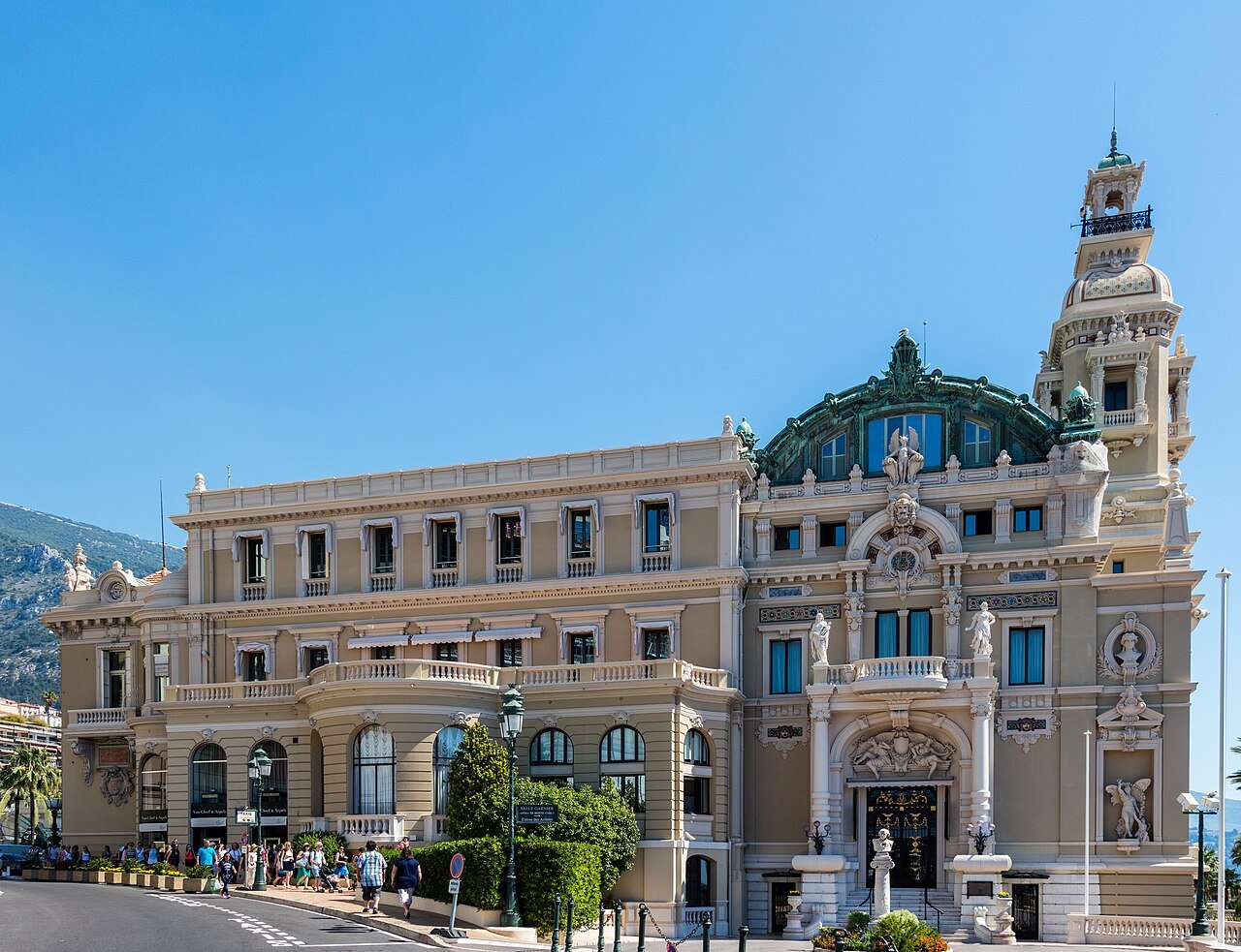 Cassino de Monte-Carlo e a Place du Casino, em Mônaco
