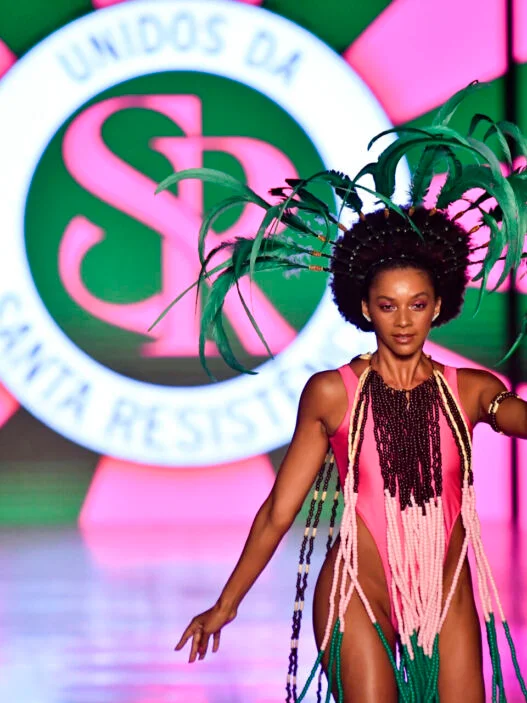 Desfile Otelo Brasileiro, uma Paixão em Verde e Rosa, da Santa Resistência, SPFW N61