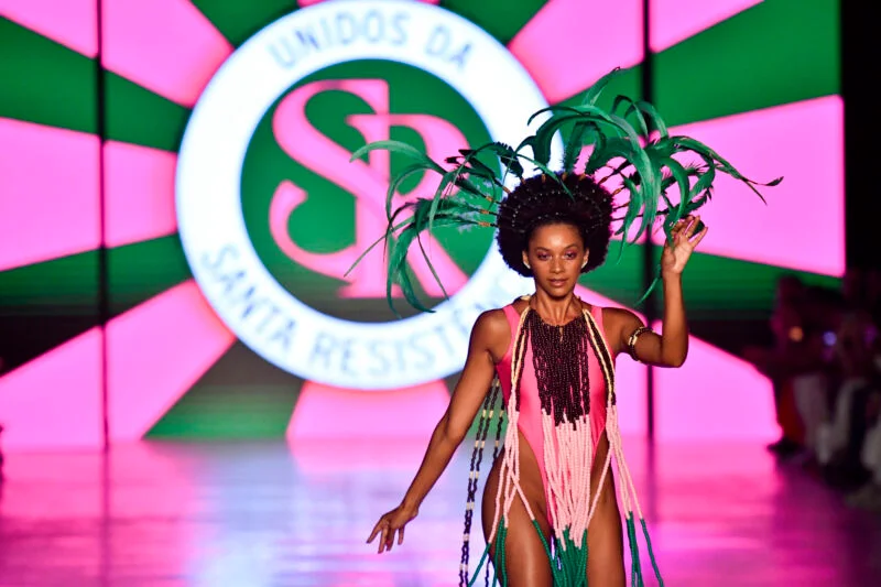 Desfile Otelo Brasileiro, uma Paixão em Verde e Rosa, da Santa Resistência, SPFW N61