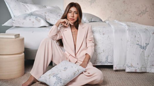 Anna Carolina Bassi com peças da coleção Trussardi per Anna Carolina Bassi