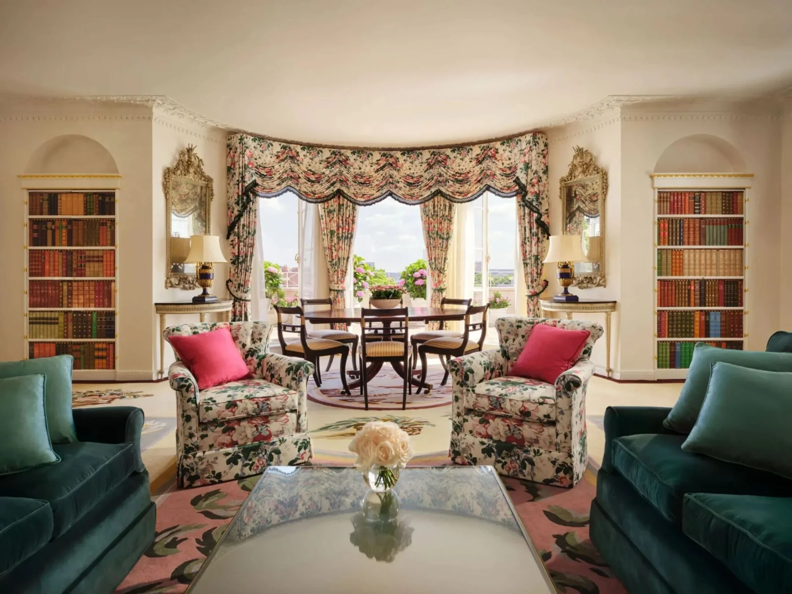 Sala de estar da Oliver Messel Suite, no The Dorchester, em Londres