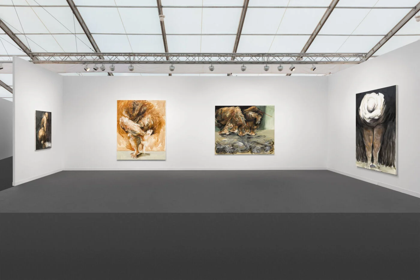 Estande da Fortes D'Aloia & Gabriel com pinturas de Márcia Falcão na Frieze London 2026