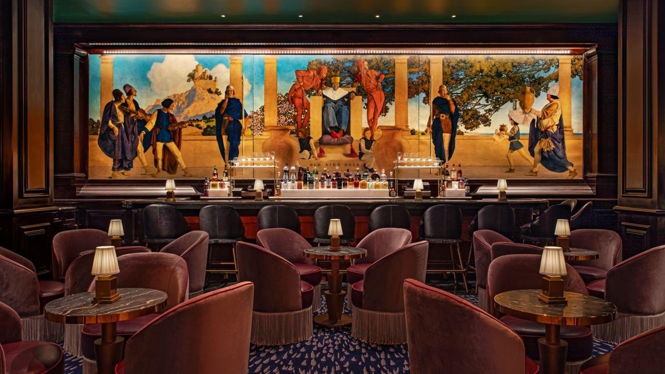 Salão de restaurante com atmosfera clássica em hotel de Nova York