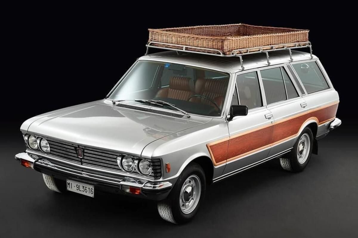 Fiat 130 Familiare com acabamento lateral imitando madeira
