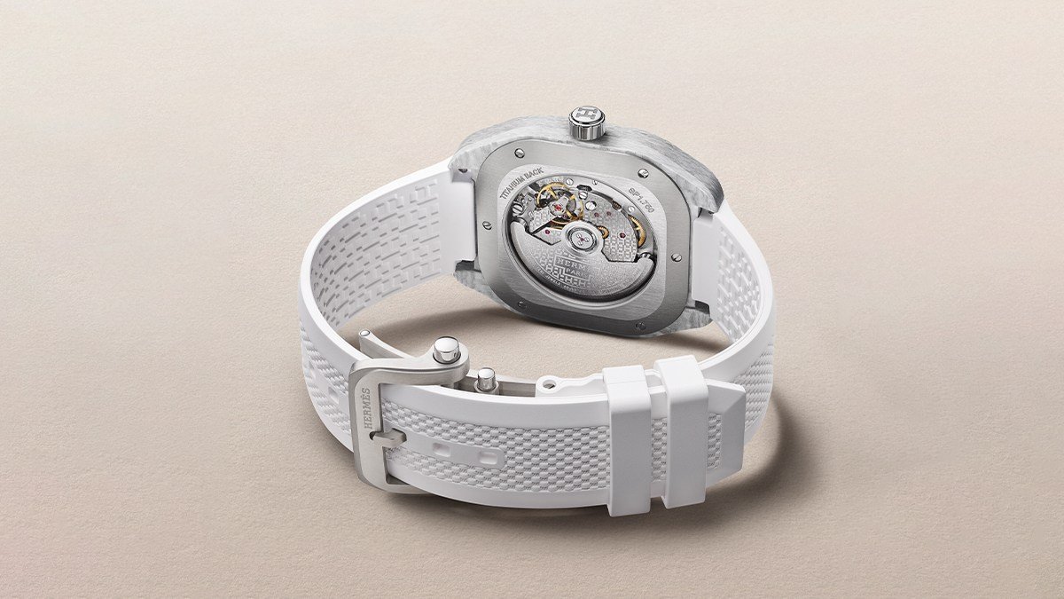 Fundo de caixa do relógio Hermès H08 com acabamento detalhado
